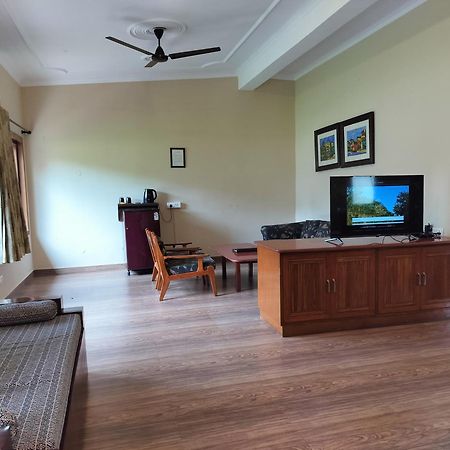 Bel-La Monde Hotel "Riverside" - Jim Corbett Garjia Buitenkant foto