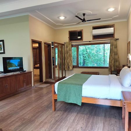 Bel-La Monde Hotel "Riverside" - Jim Corbett Garjia Buitenkant foto