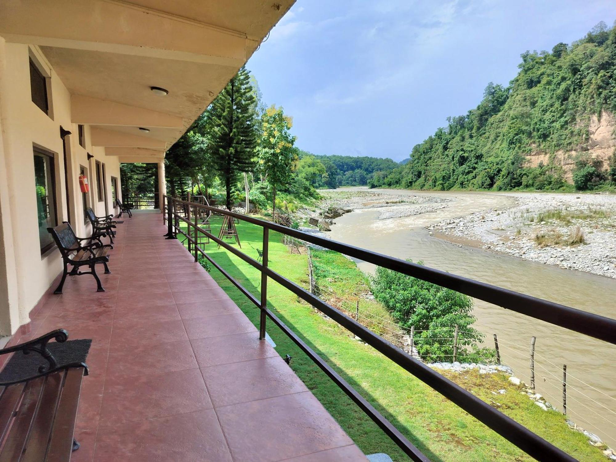 Bel-La Monde Hotel "Riverside" - Jim Corbett Garjia Buitenkant foto