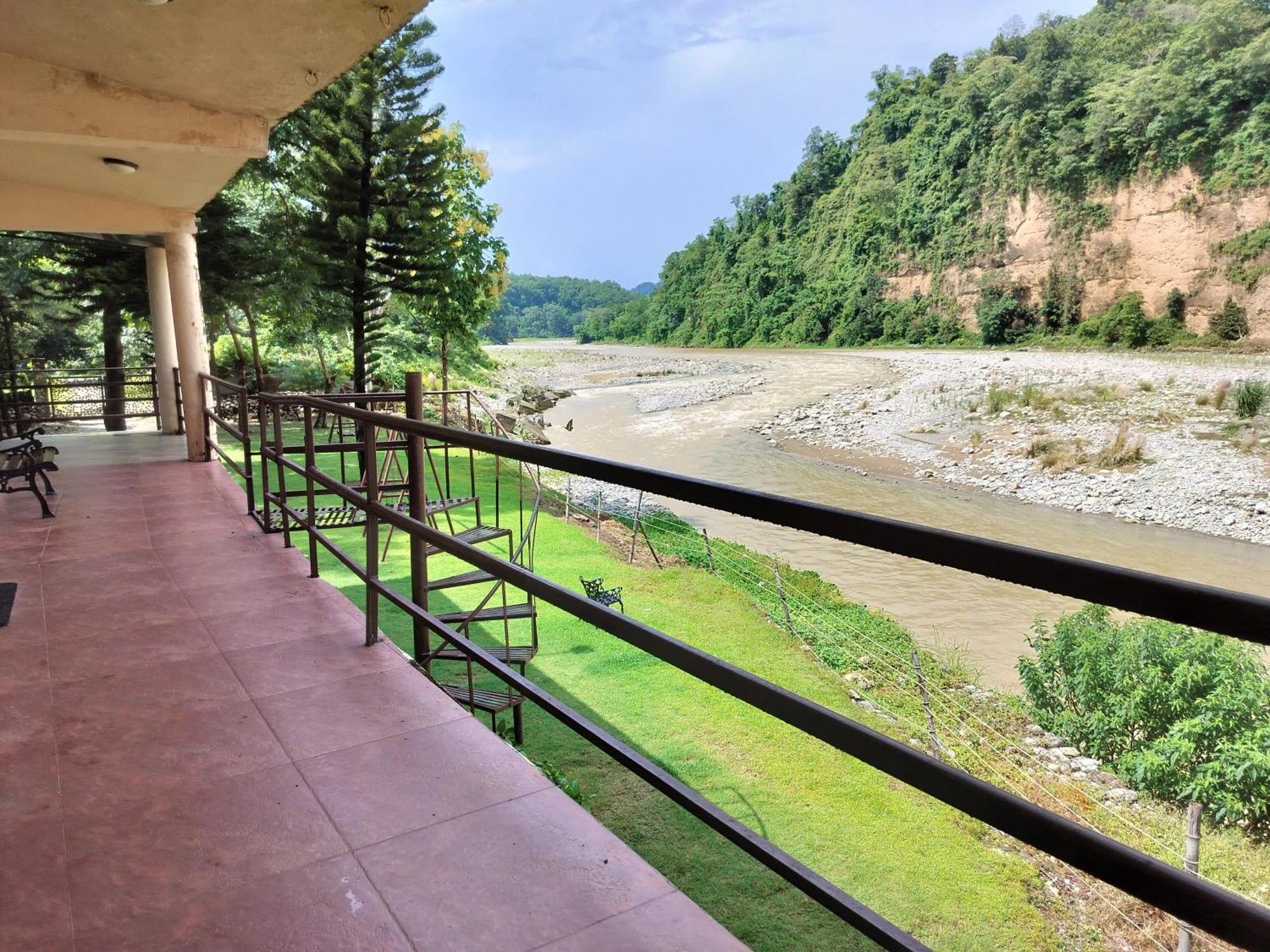 Bel-La Monde Hotel "Riverside" - Jim Corbett Garjia Buitenkant foto