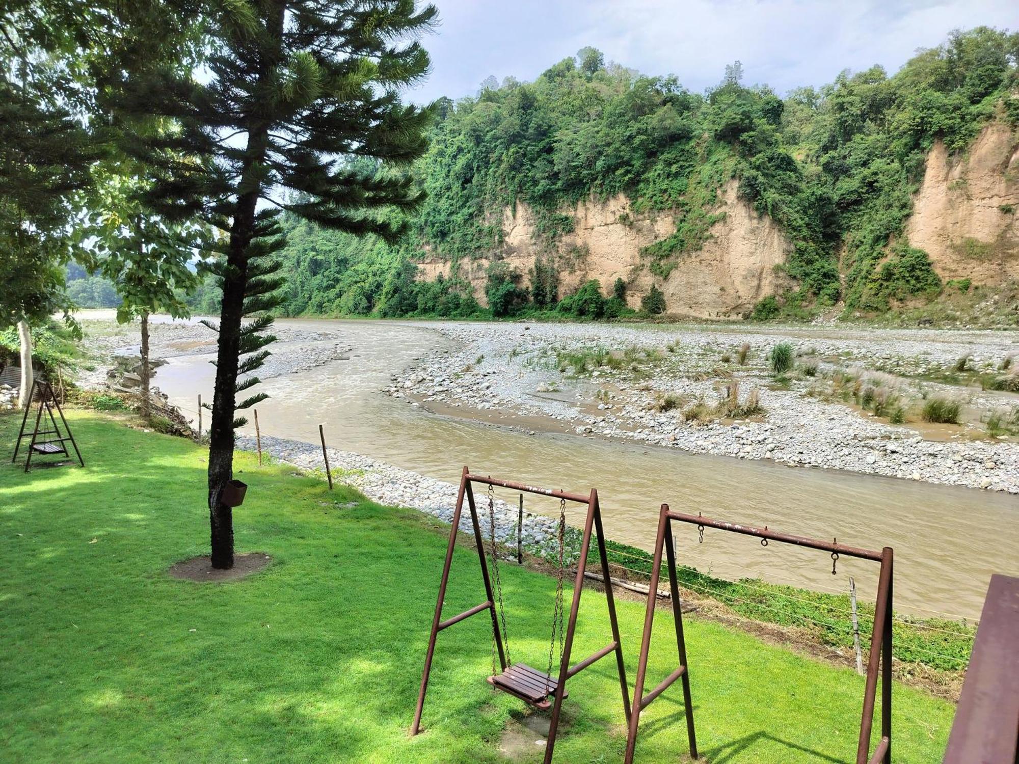 Bel-La Monde Hotel "Riverside" - Jim Corbett Garjia Buitenkant foto