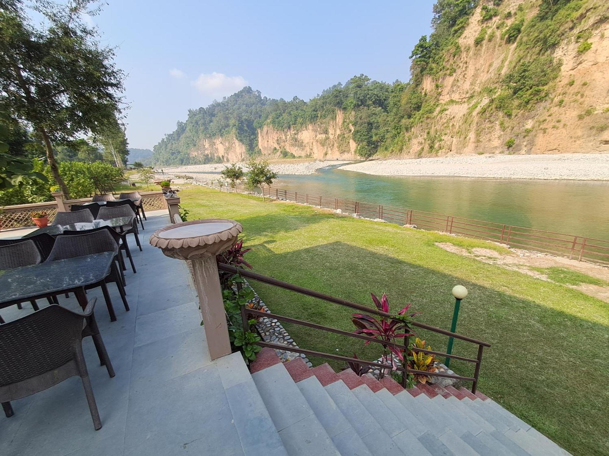 Bel-La Monde Hotel "Riverside" - Jim Corbett Garjia Buitenkant foto