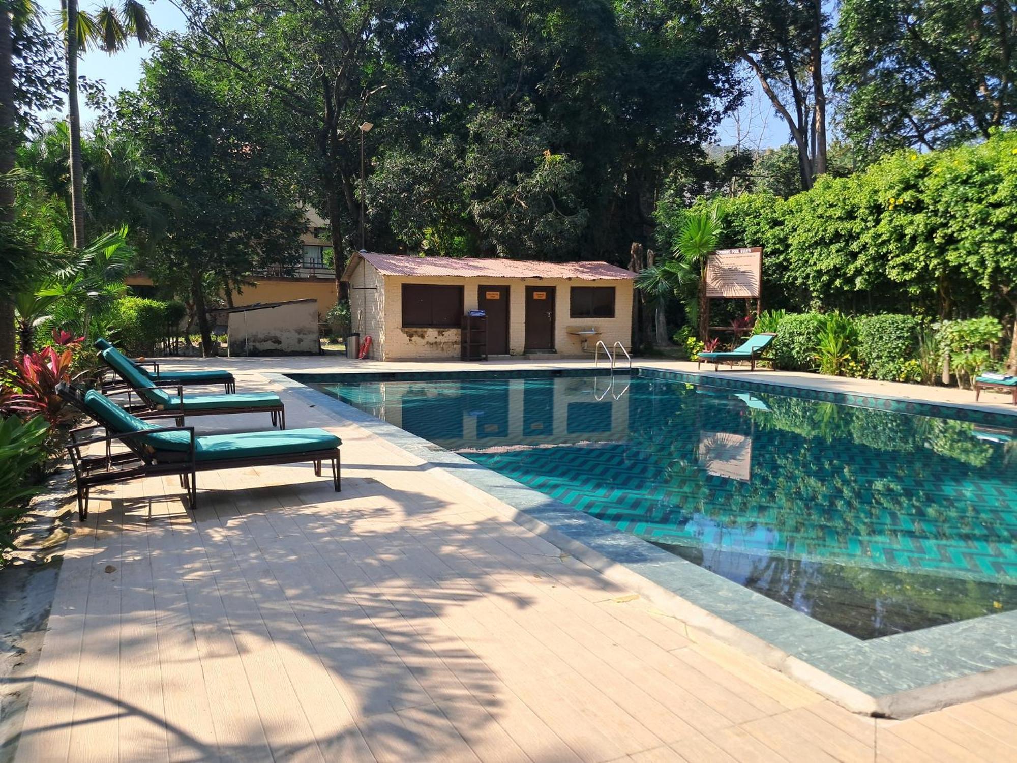 Bel-La Monde Hotel "Riverside" - Jim Corbett Garjia Buitenkant foto