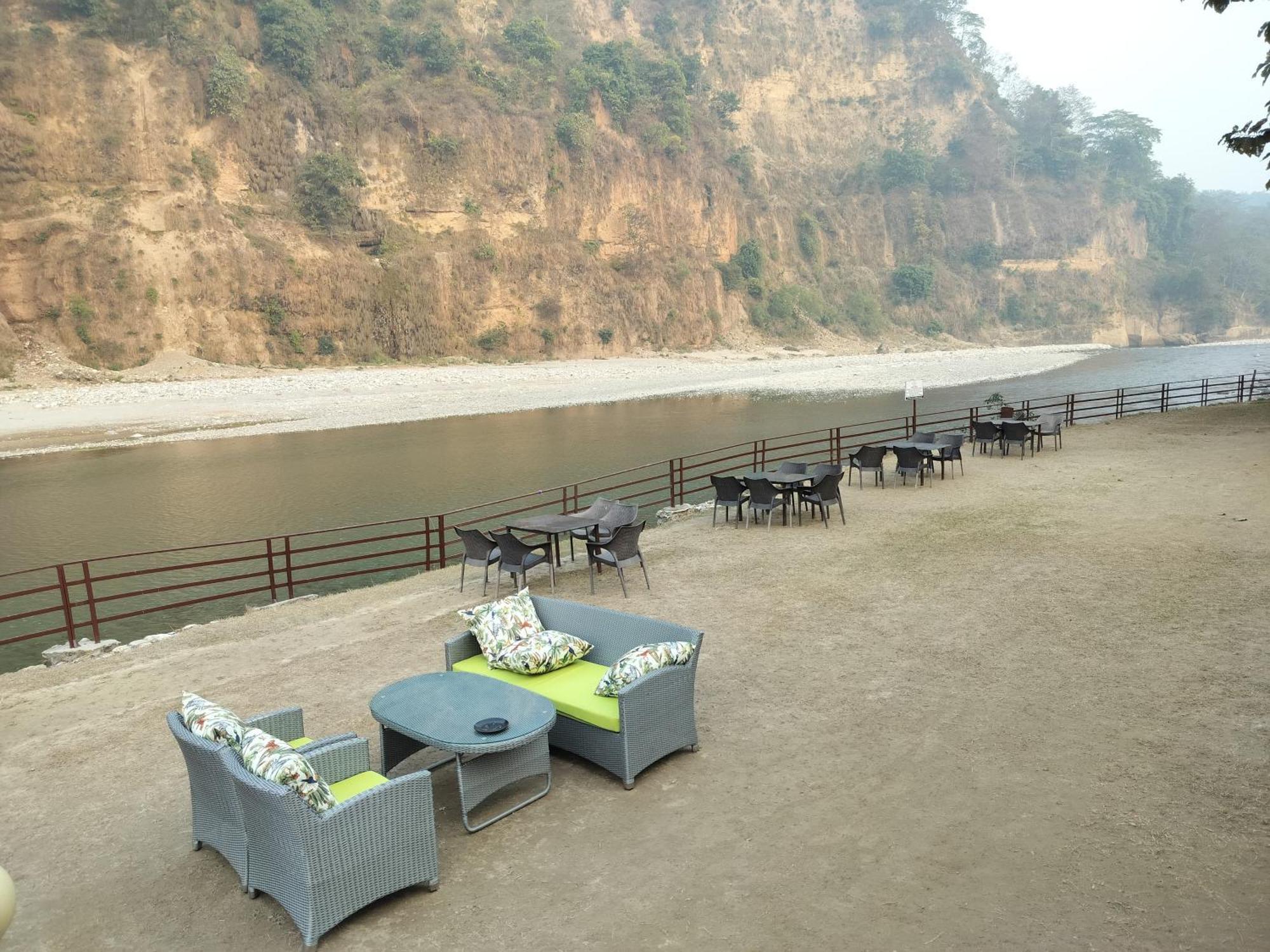 Bel-La Monde Hotel "Riverside" - Jim Corbett Garjia Buitenkant foto