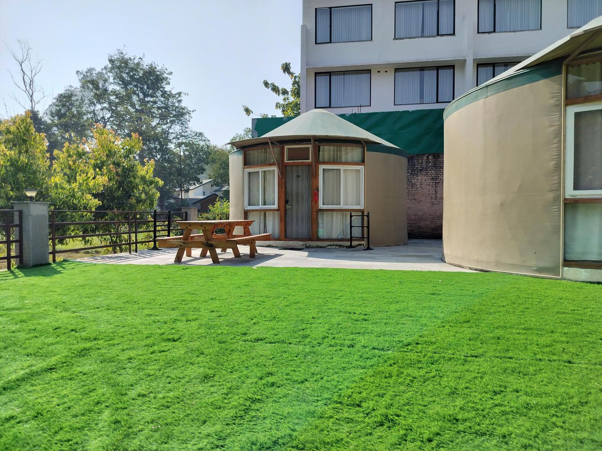 Bel-La Monde Hotel "Riverside" - Jim Corbett Garjia Buitenkant foto