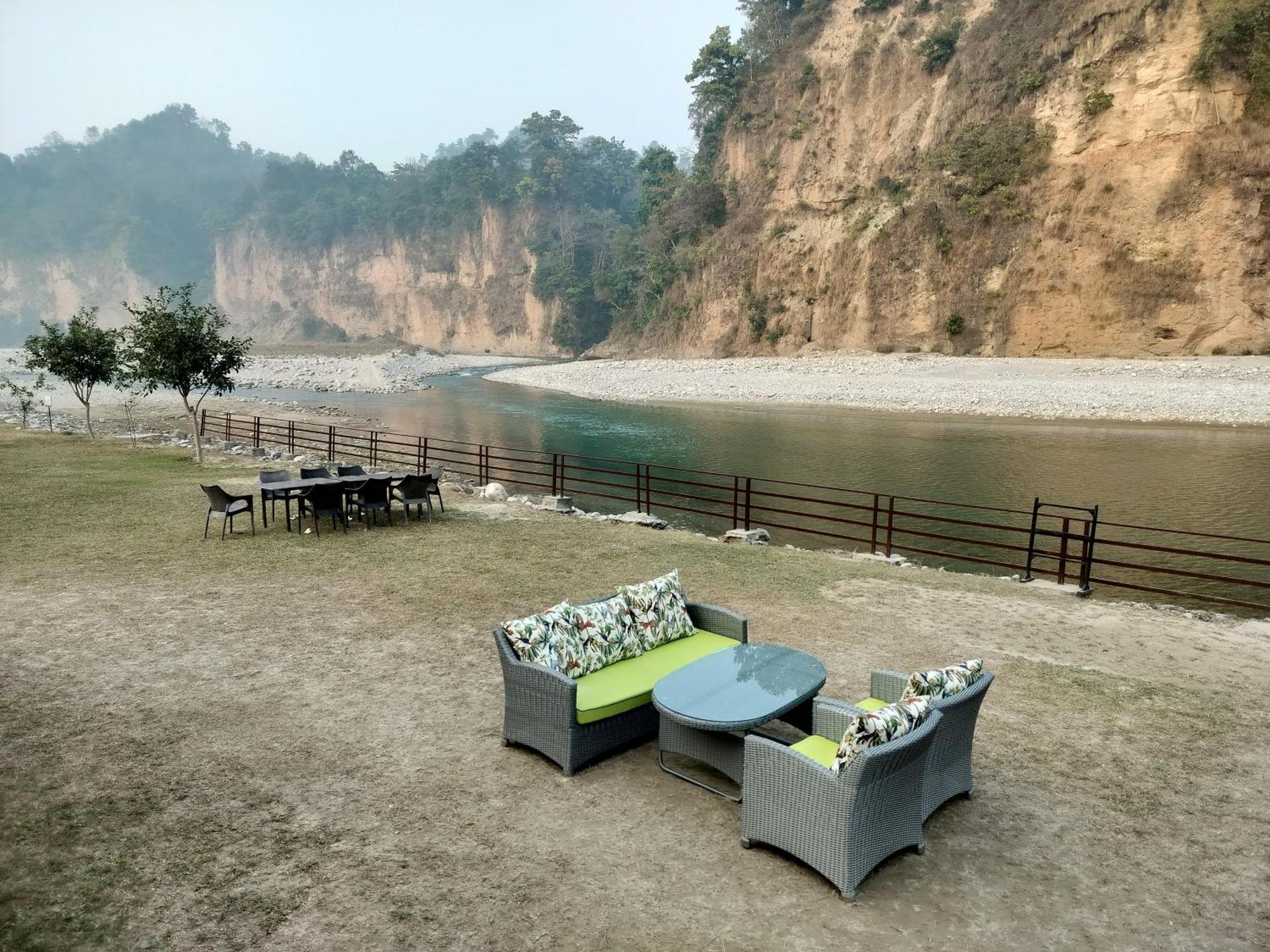 Bel-La Monde Hotel "Riverside" - Jim Corbett Garjia Buitenkant foto
